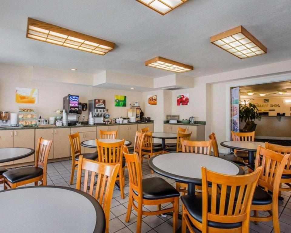 Quality Inn Redding Near I-5 Ngoại thất bức ảnh